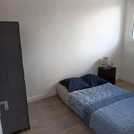 Agreable Apartman Coulaines